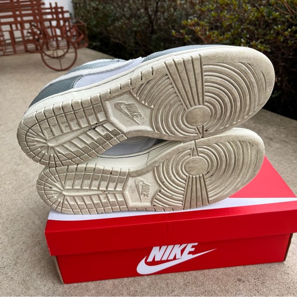 Nike Dunk Low PRM Casual Lifestyle Shoes Sz 9 Mica Green White DV7212-300 Mens - Picture 6 of 7